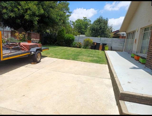 3 BEDROOM HOUSE FOR SALE IN BOKSBURG WEST